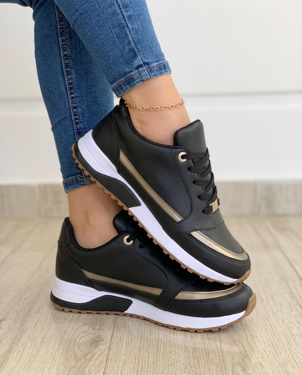ZAPATILLAS | RIBETE METALIZADO